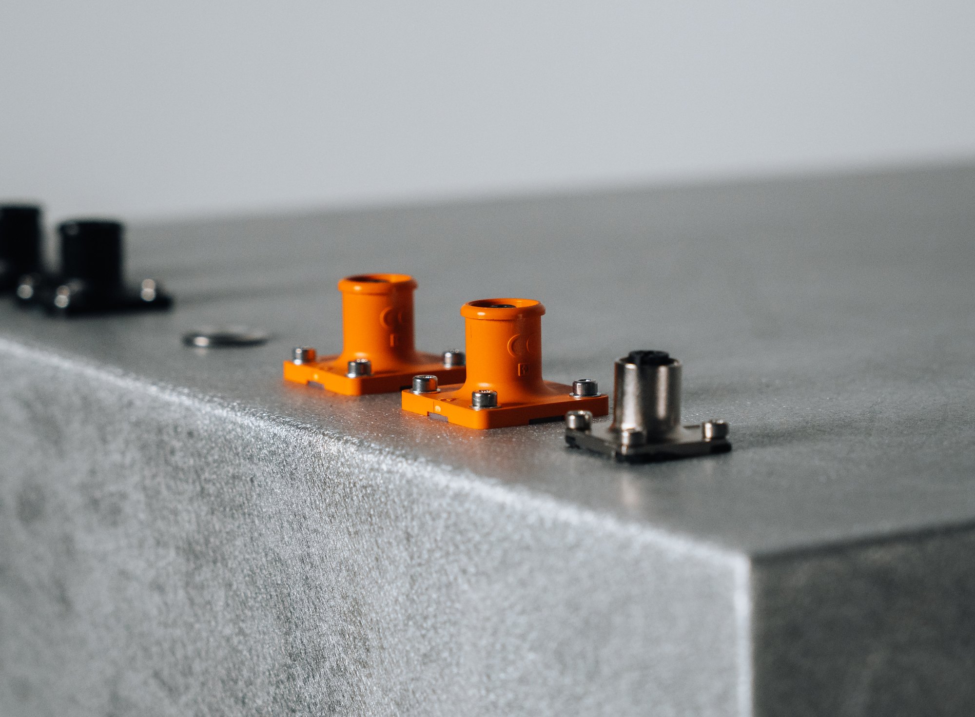 Batteriesystem mit Anschlüssen